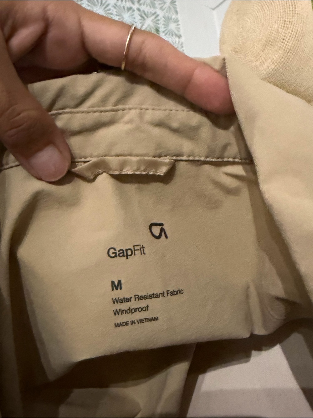GAP Fit Men's Tan Windproof Jacket Medium - Picture 5 of 7